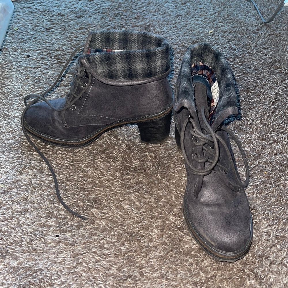 Combat boot heels